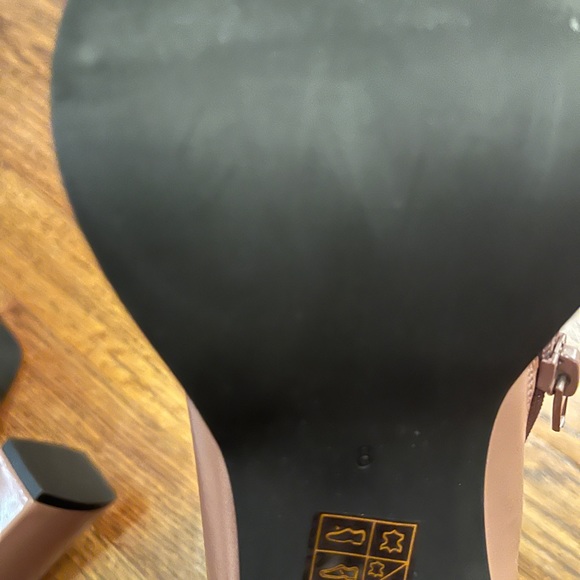 NWOT Jefferey Campbell Maximal-Lo Boots in Pink, Size 8 - Picture 9 of 12